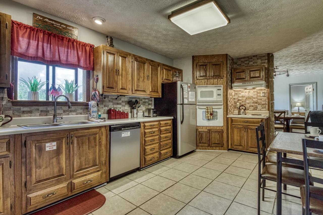 Apple Valley Hideaway, 1089 Of Free Attraction Tickets For Each Paid Day, Dollywood And More! Pigeon Forge Bagian luar foto