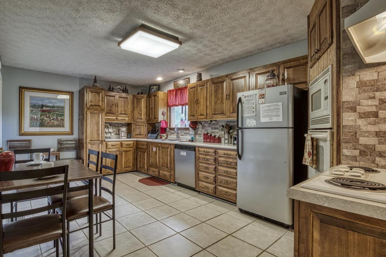 Apple Valley Hideaway, 1089 Of Free Attraction Tickets For Each Paid Day, Dollywood And More! Pigeon Forge Bagian luar foto